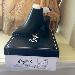 Qupid black booties